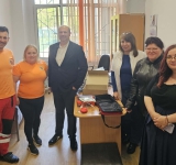 „Капачки за бъдеще“ дариха първите дефибрилатори на училища в Пловдив